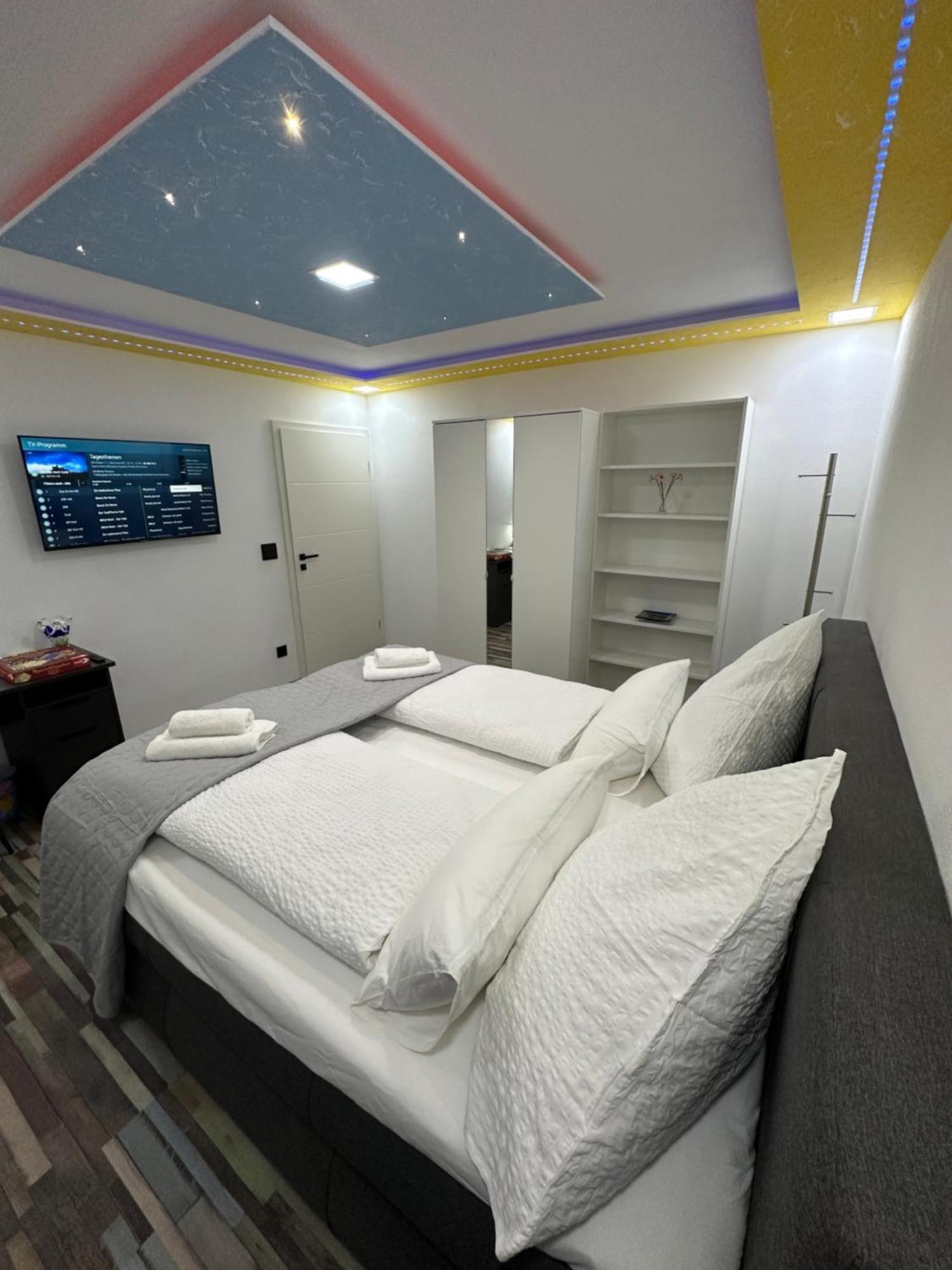 Modern Apartments Neuburg P - Top - 2 Zimmer, Komfort, Balkon, Wi-Fi, Smart Tv, Grosse Dusche, Kueche Neuburg an Der Donau Buitenkant foto