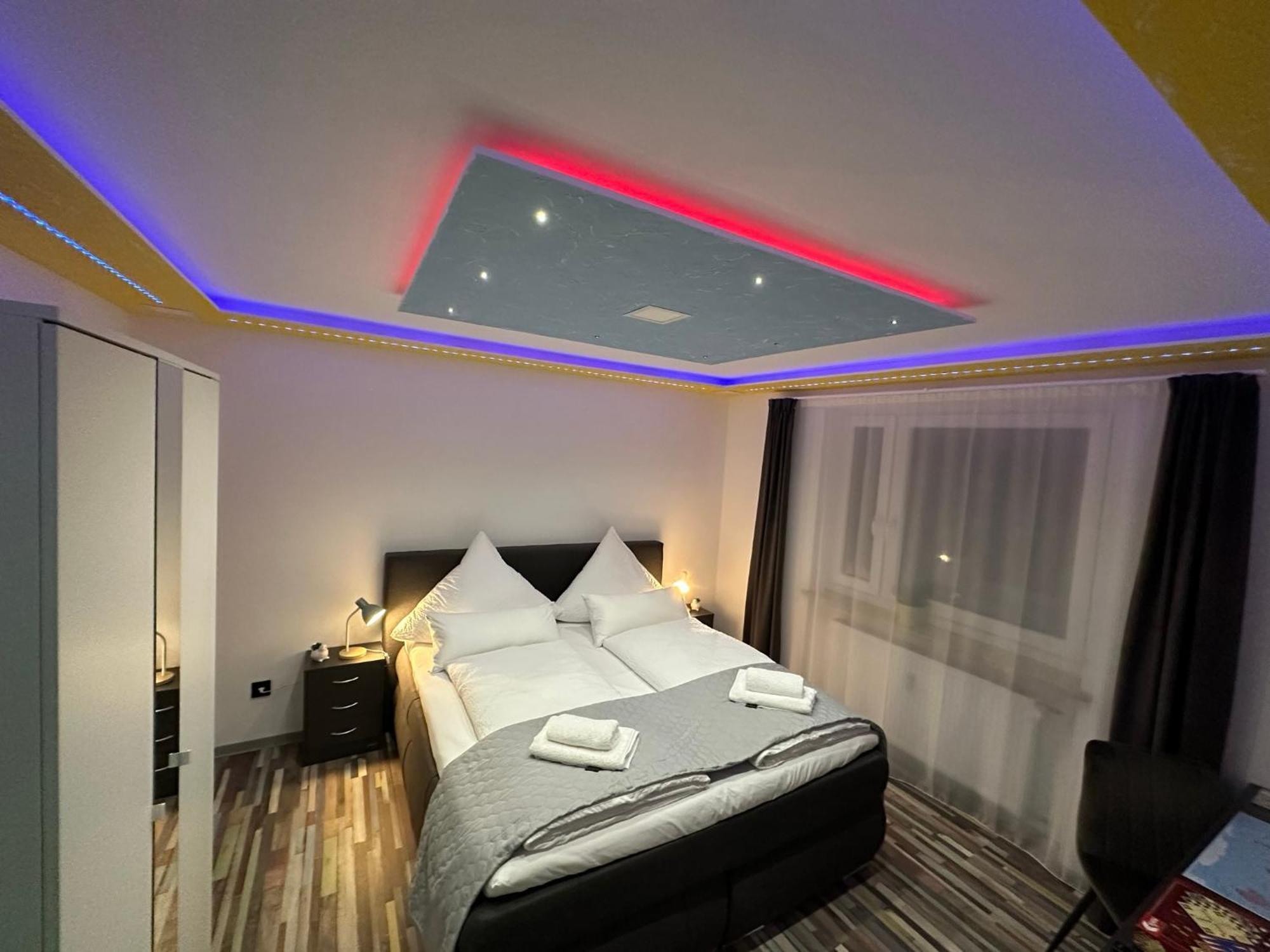 Modern Apartments Neuburg P - Top - 2 Zimmer, Komfort, Balkon, Wi-Fi, Smart Tv, Grosse Dusche, Kueche Neuburg an Der Donau Buitenkant foto