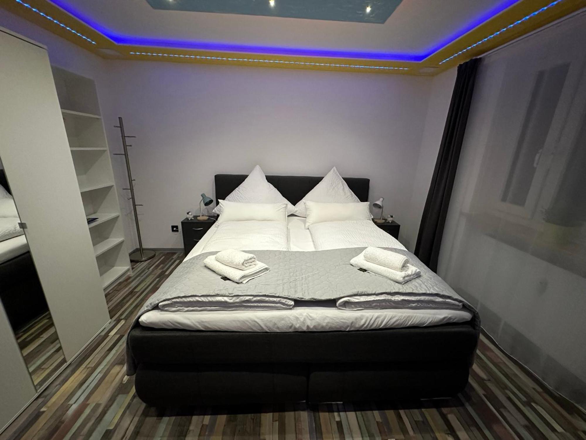 Modern Apartments Neuburg P - Top - 2 Zimmer, Komfort, Balkon, Wi-Fi, Smart Tv, Grosse Dusche, Kueche Neuburg an Der Donau Buitenkant foto